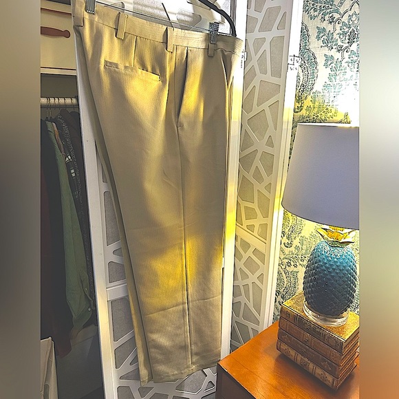 Kenneth Cole Reaction Dress Pants (32w x 30L). Like New! - Picture 1 of 5